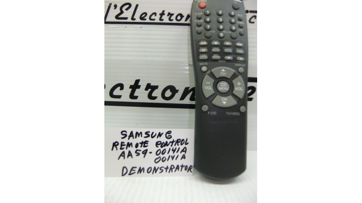 Samsung AA59-00141A remote control demonstrator